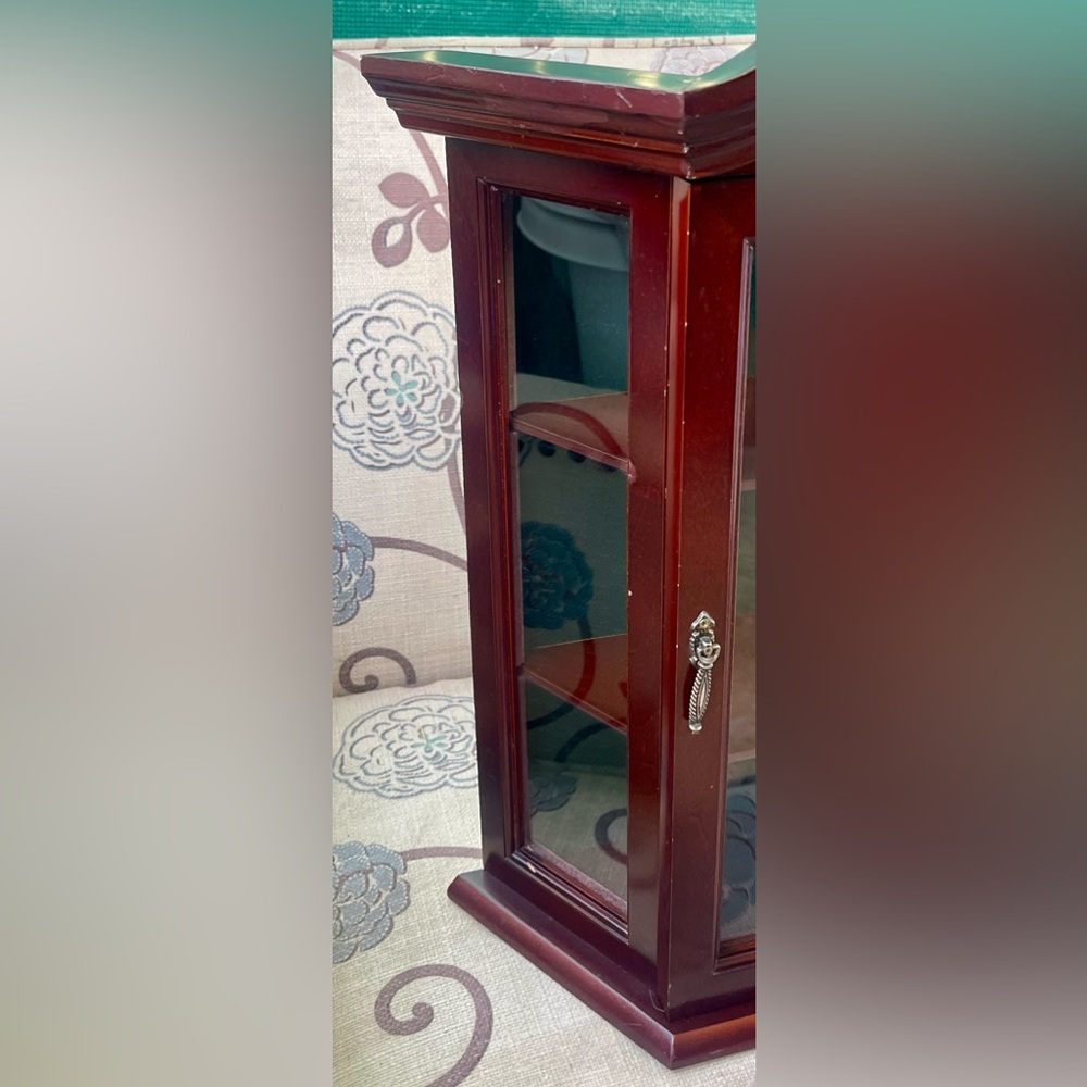 vintage-style wooden curio cabinet - Picture 6 of 8